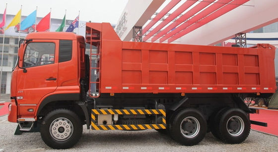 340HP カミンズ エンジンのDongFeng鉱山のダンプ トラック6X4ドライブ モデル赤い色
